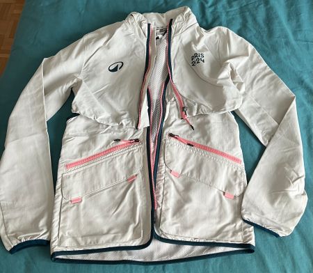 Veste officielle des volontaires des J.O. de Paris 2024