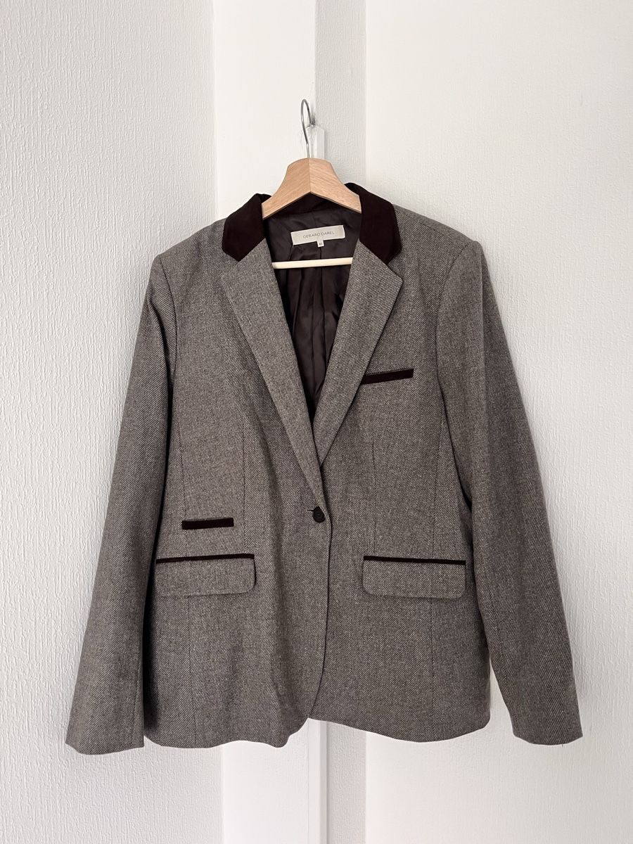 Gérard Darel Giacche: Gérard Darel tweed blazer size 46 – Usato da Lausanne venduto da Danash