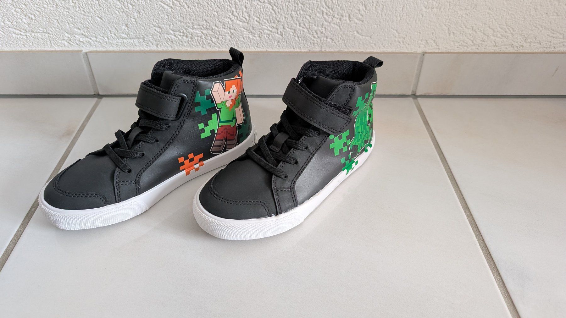 Next Scarpe per ragazzi: Minecraft Sneaker, Gr 30.5 – Usato da Oberwil-Lieli venduto da meipa3000