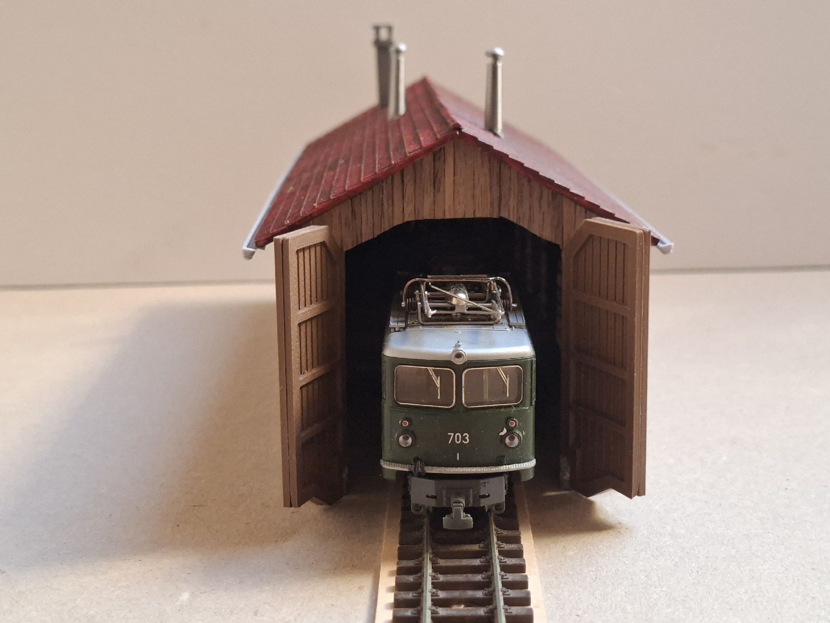 Modellini di ferrovie: Lokschuppen dunkles Holz – Nuovo (secondo la descrizione) da Weisslingen venduto da Moco_mexiko 4