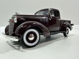 1937 Studebaker Coupe Express Pickup 1:18, ROAD SIGNATURE