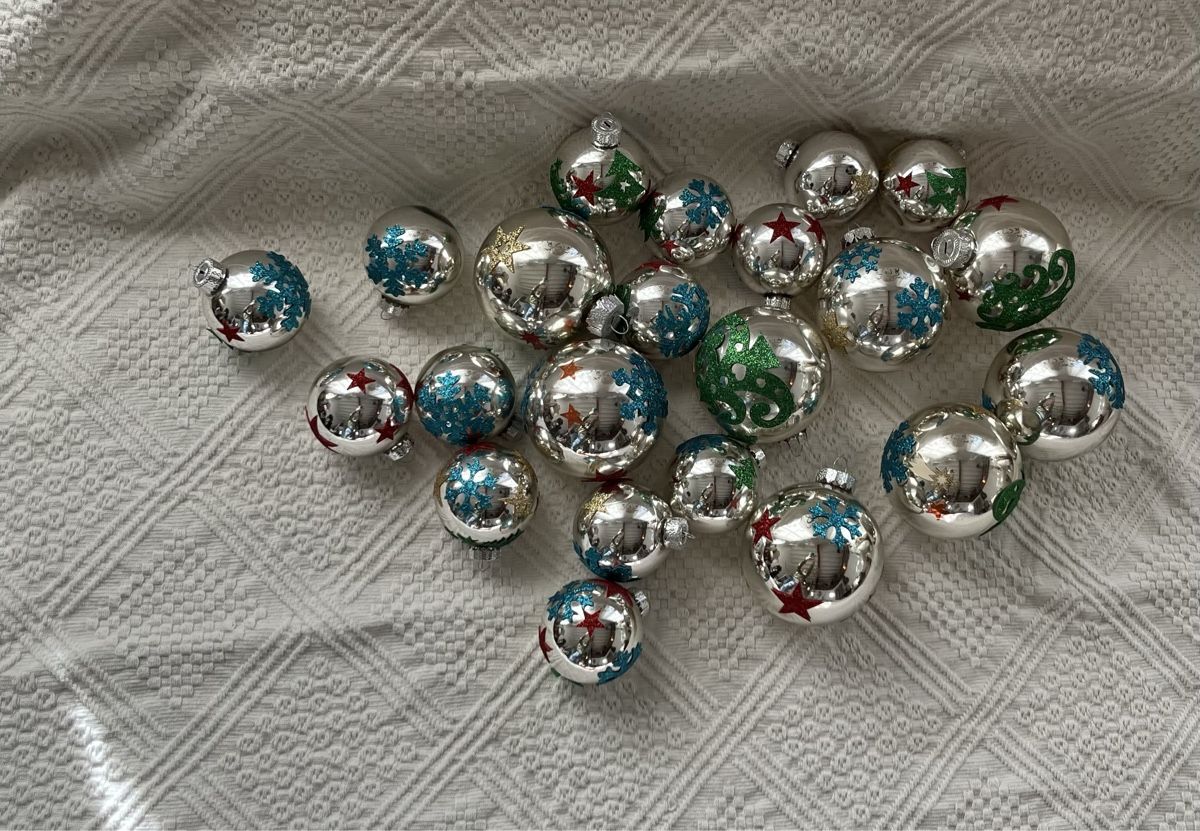 Tutte le decorazioni: 22 Weihnachtskugeln Christbaumkugeln in 2 Grössen – Usato da Arboldswil venduto da Sonnenelfe 1