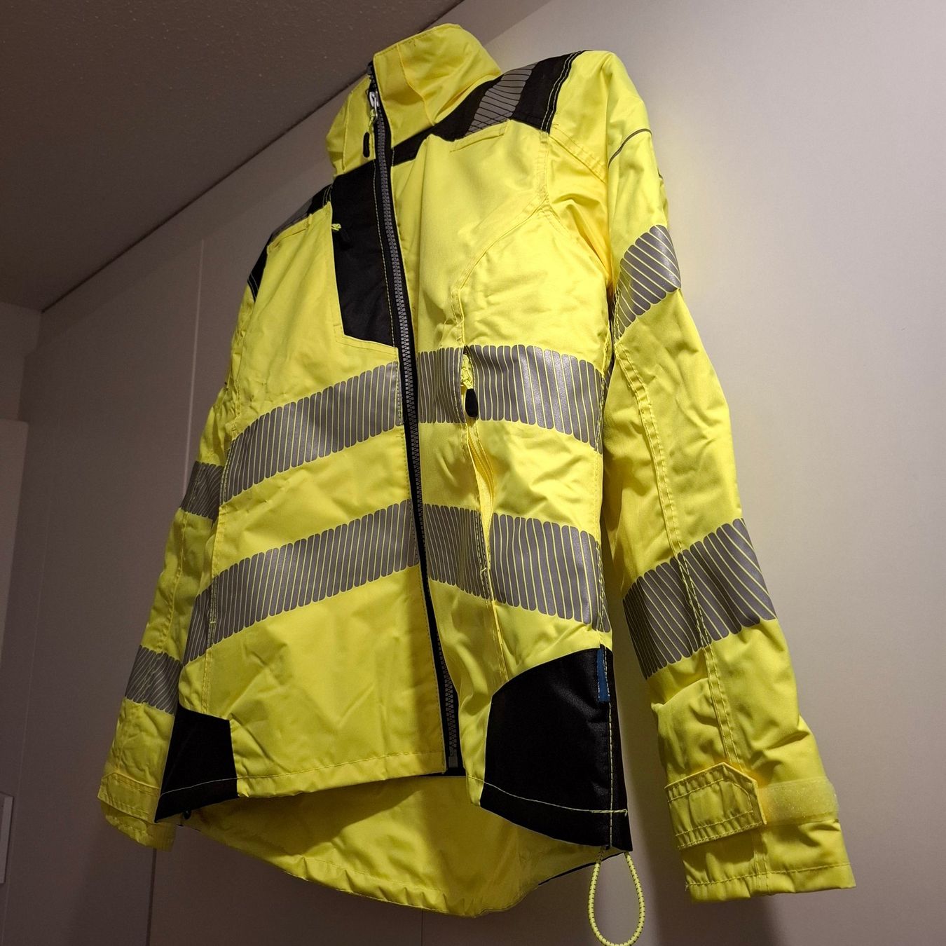 Giacche: Portwest Warnschutz-Winterregenjacke-Damen – Nuovo (secondo la descrizione) da Hombrechtikon venduto da Tinea82