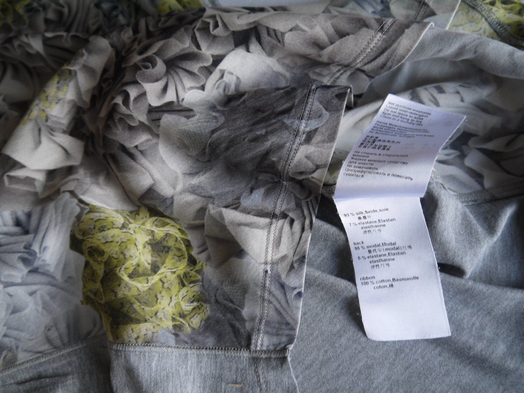 Marc Cain Chemisiers: Marc Cain Bluse aus Seide N3 – D'occasion à Hagendorn par Blaf 4