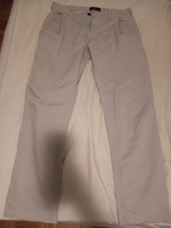 Pantalon Stone Island taille 48