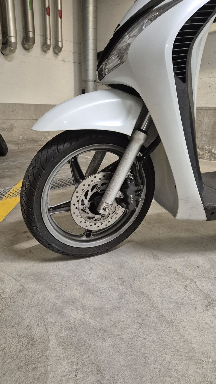Honda Scooter: Scooter Honda SH 125 – Usato da Agra venduto da edika00 7