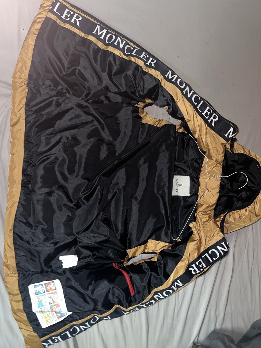 Moncler Gilet & Giacche: Moncler gilet grösse s – Usato da Ernen venduto da cas_j7p9 2