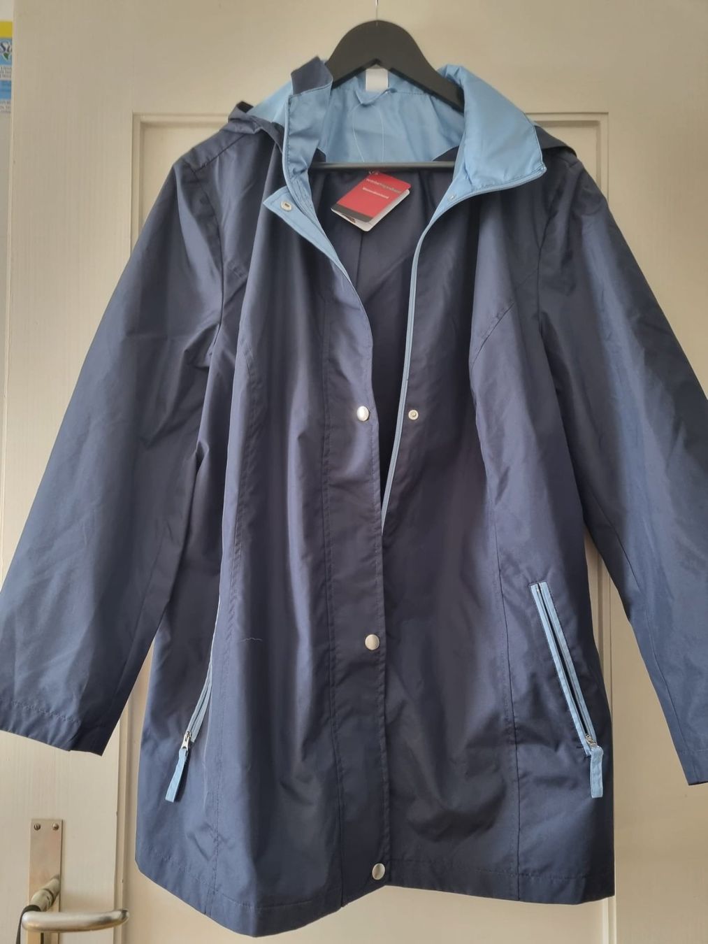Jacken: Damen Regenjacke dunkelblau – Neu (gemäss Beschreibung) aus Lenk im Simmental von oli66661