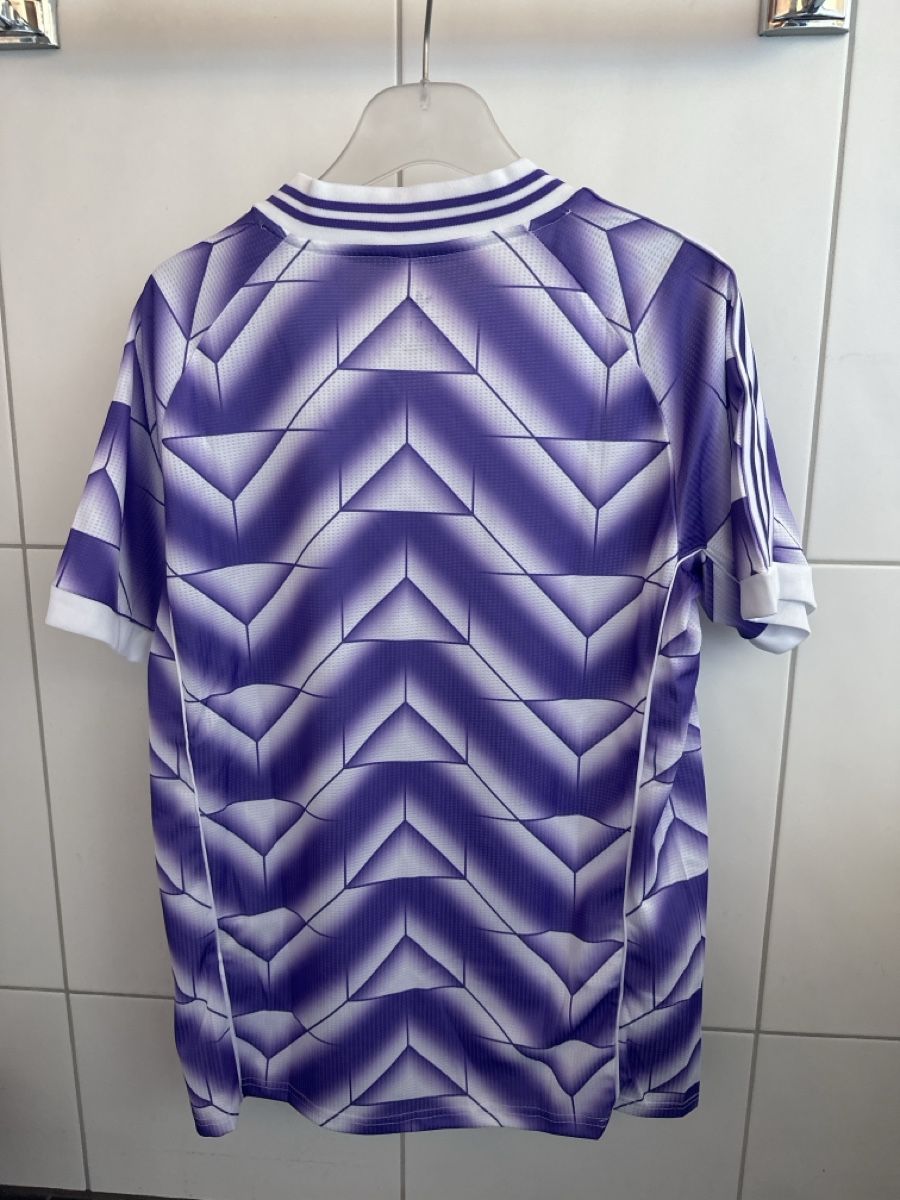 Real Madrid Canottiere & Pantaloni: Real Madrid (2026 Retro Style) – Nuovo e nell'imballaggio originale da Zollikofen venduto da Marvin_Hal 3