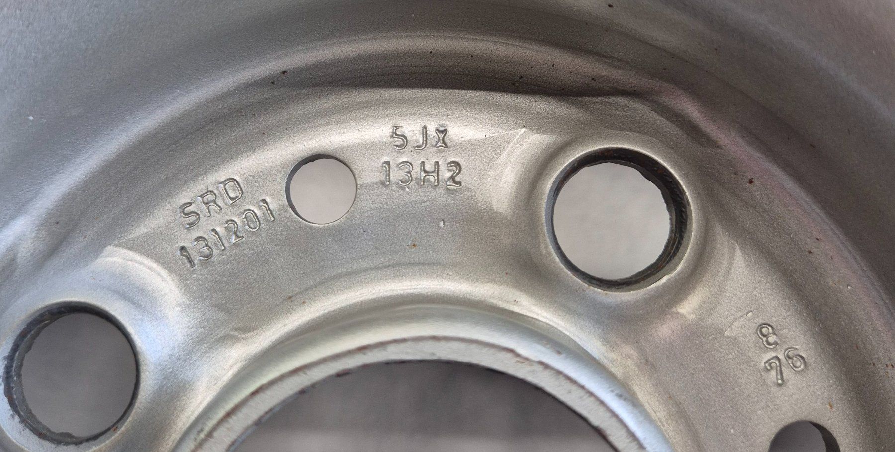 BMW Cerchioni: 2 Stück Original BMW E21 Stahlfelgen  5Jx13 ET29, 4Loch – Usato da Bremgarten AG venduto da Osella5 2