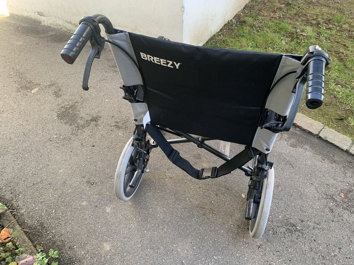Ausili per la deambulazione: BREEZY Rollator – Usato da Gutenswil venduto da Bregenzer8610 4