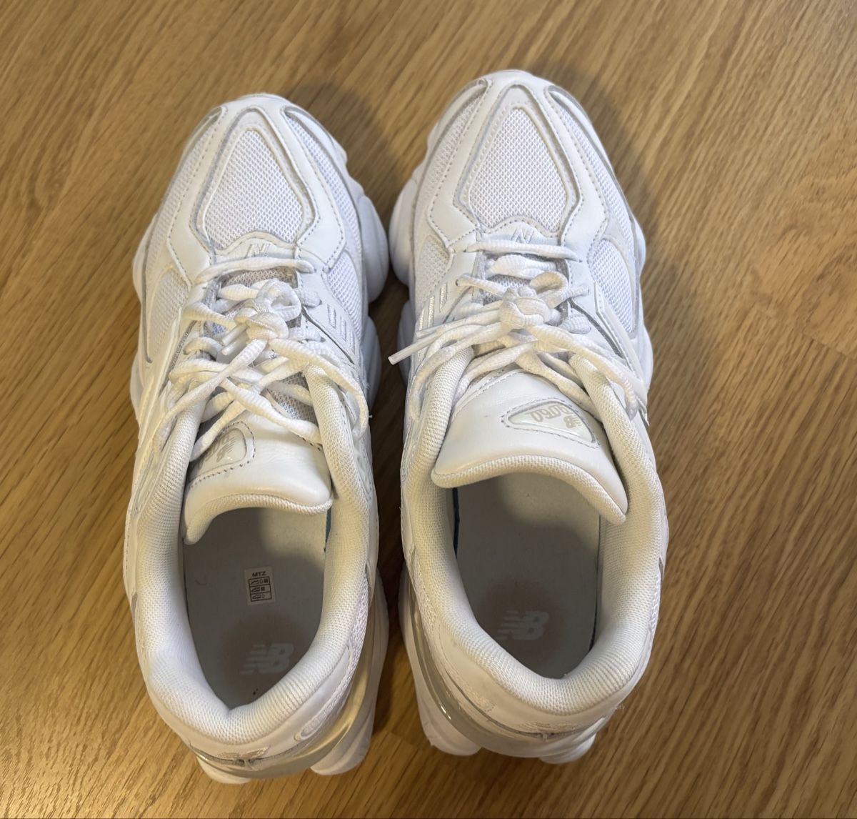 New Balance Scarpe da uomo: New Balance 9060 UNISEX Sneaker – Usato da Baden venduto da Tiffany6878 6