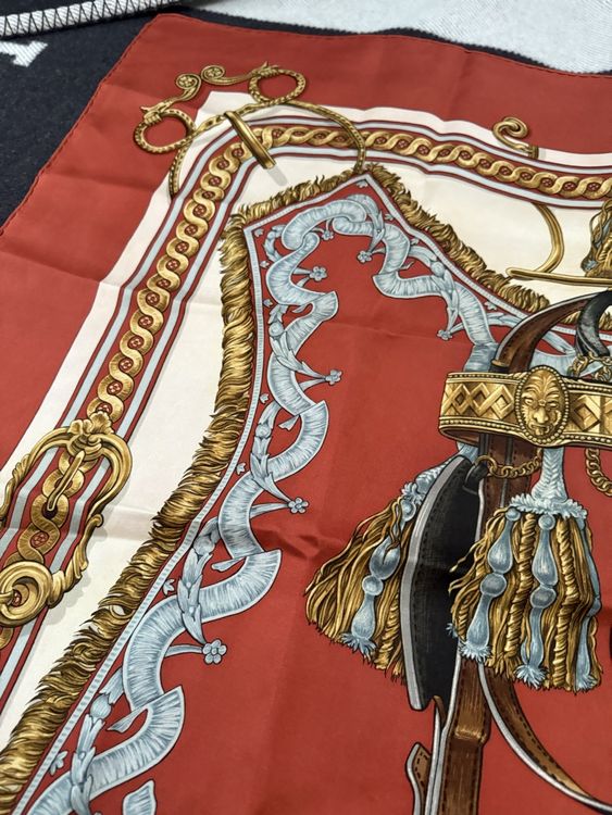 Foulard Hermès Bride De Cour - Rouge, Soie, Occasion