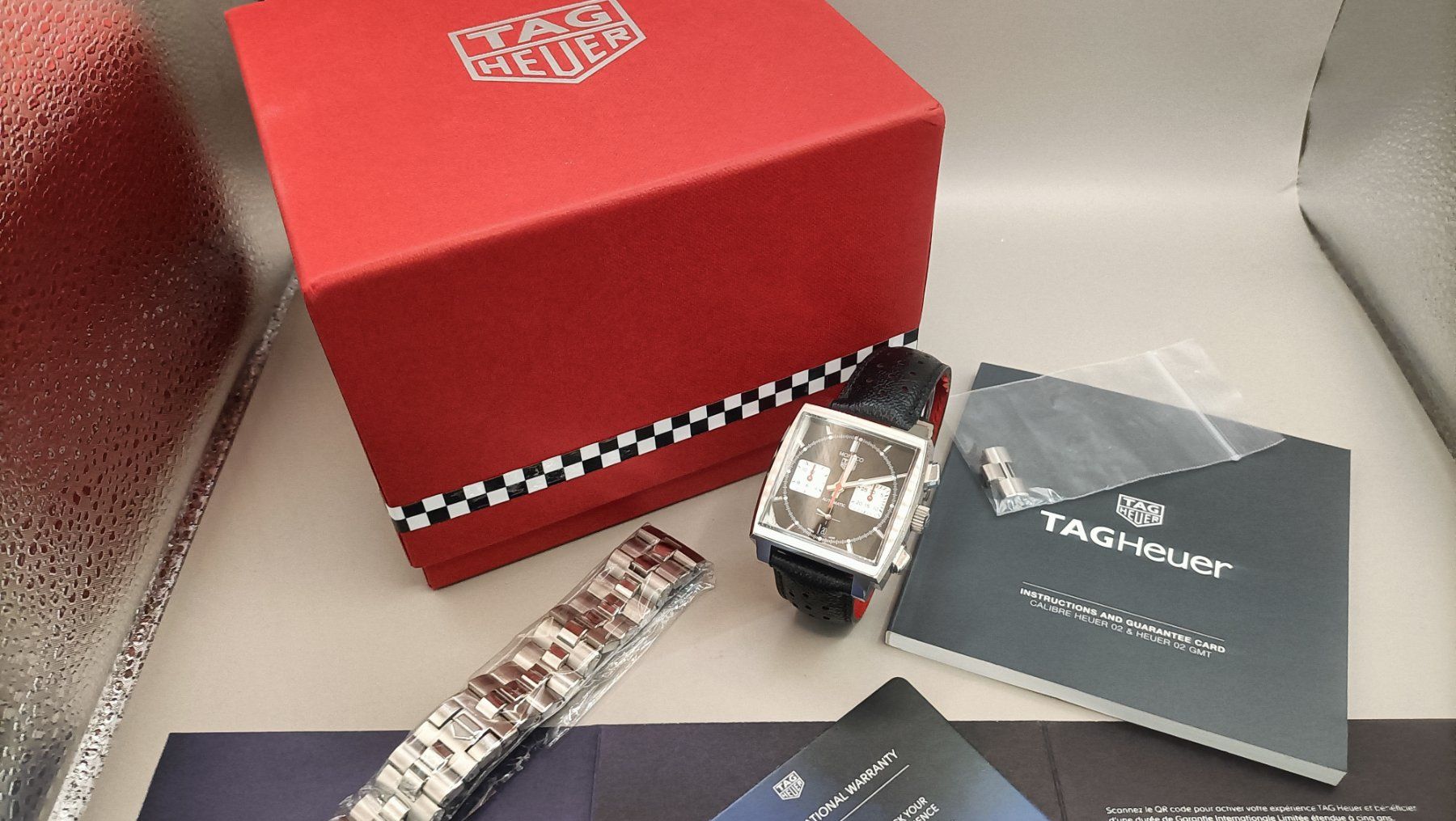 Tag Heuer Uhren: Tag Heuer Monaco full set 2 straps – Gebraucht aus Pampigny von Calypso06