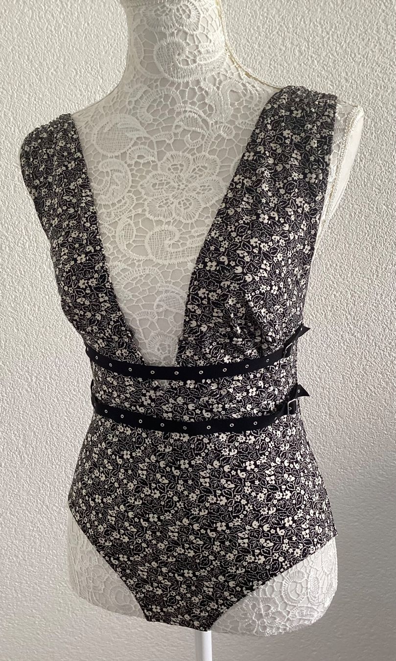 Costumi da bagno & Bikini: Maillot de bains – Nuovo (secondo la descrizione) da Le Landeron venduto da ArianeNi