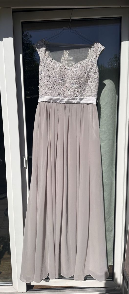 Robes: Ballkleid  – D'occasion à Erlenbach ZH par Domenica77