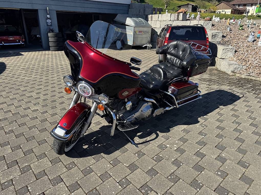 Touring: Harley Davidson FLHT 1350 Electa Glide – Usato da Seewen SO venduto da Muggi3