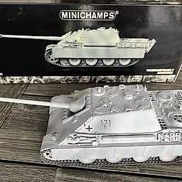 Kits de montage: Jagdpanther Minichamps Panzer – D'occasion à Faulensee par Neubi71