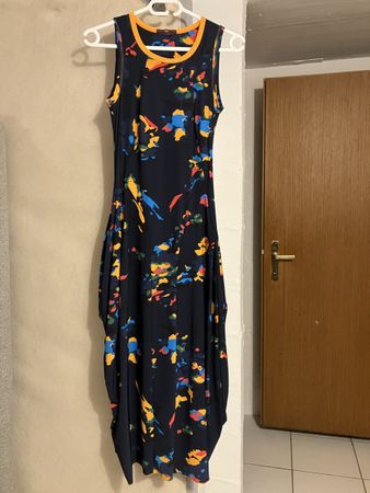High Couture - robe bleue marine à motifs