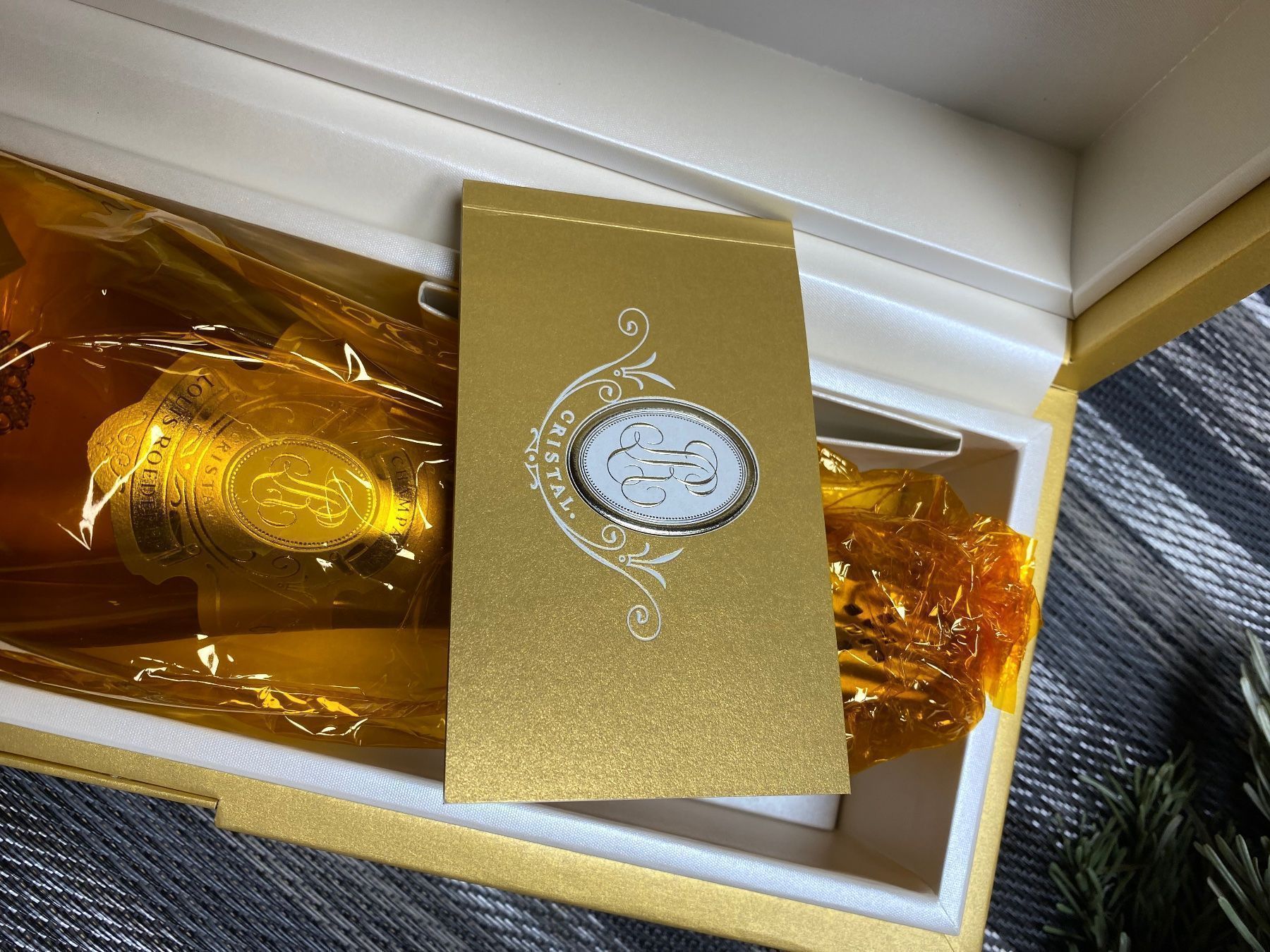 Louis Roederer Bevande alcoliche: CRISTAL LOUIS ROEDERER 2002 Mit 2 Gläser – Nuovo e nell'imballaggio originale da bütschwil venduto da dd03 2