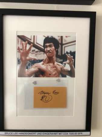 BRUCE LEE HANDSIGNIERT UND EINGERAHMT MIT COA