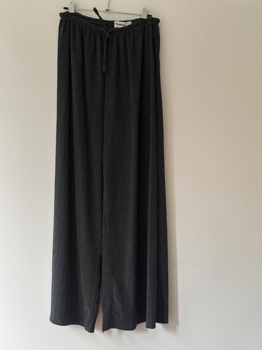 Pull&Bear Pantaloni: Pull & Bear Oversized Hose – Nuovo (secondo la descrizione) da Biel/Bienne venduto da schaschabrog