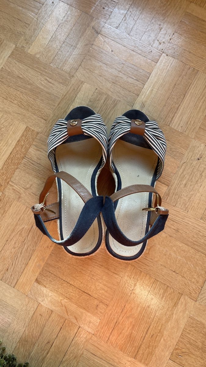 Tom Tailor Scarpe da donna: Sommerliche Tom Tailor Keilsandalen Gr. 39 – Usato da Gebertingen venduto da AP2323