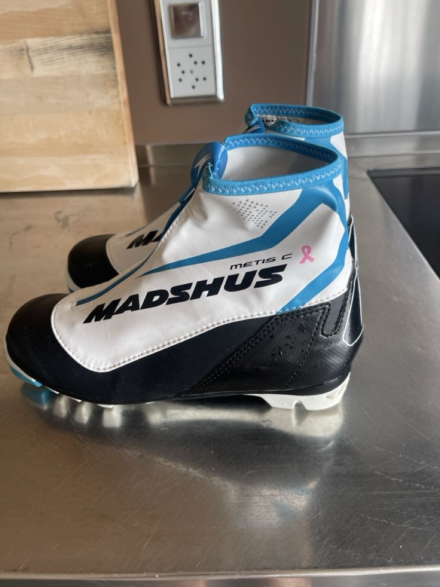 Madshus Damenschuhe: Madhus Langlaufschuhe  klassisch  – Gebraucht aus Wünnewil von SoMaNa 1
