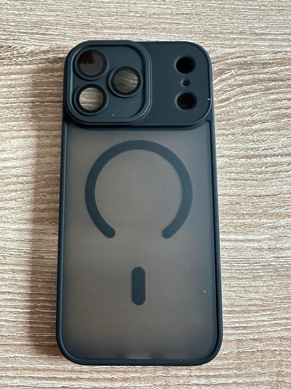 Cover & Protezioni schermo: Iphone 17 Pro schwarze Handyhülle – Nuovo e nell'imballaggio originale da Schalunen venduto da Haris97 1