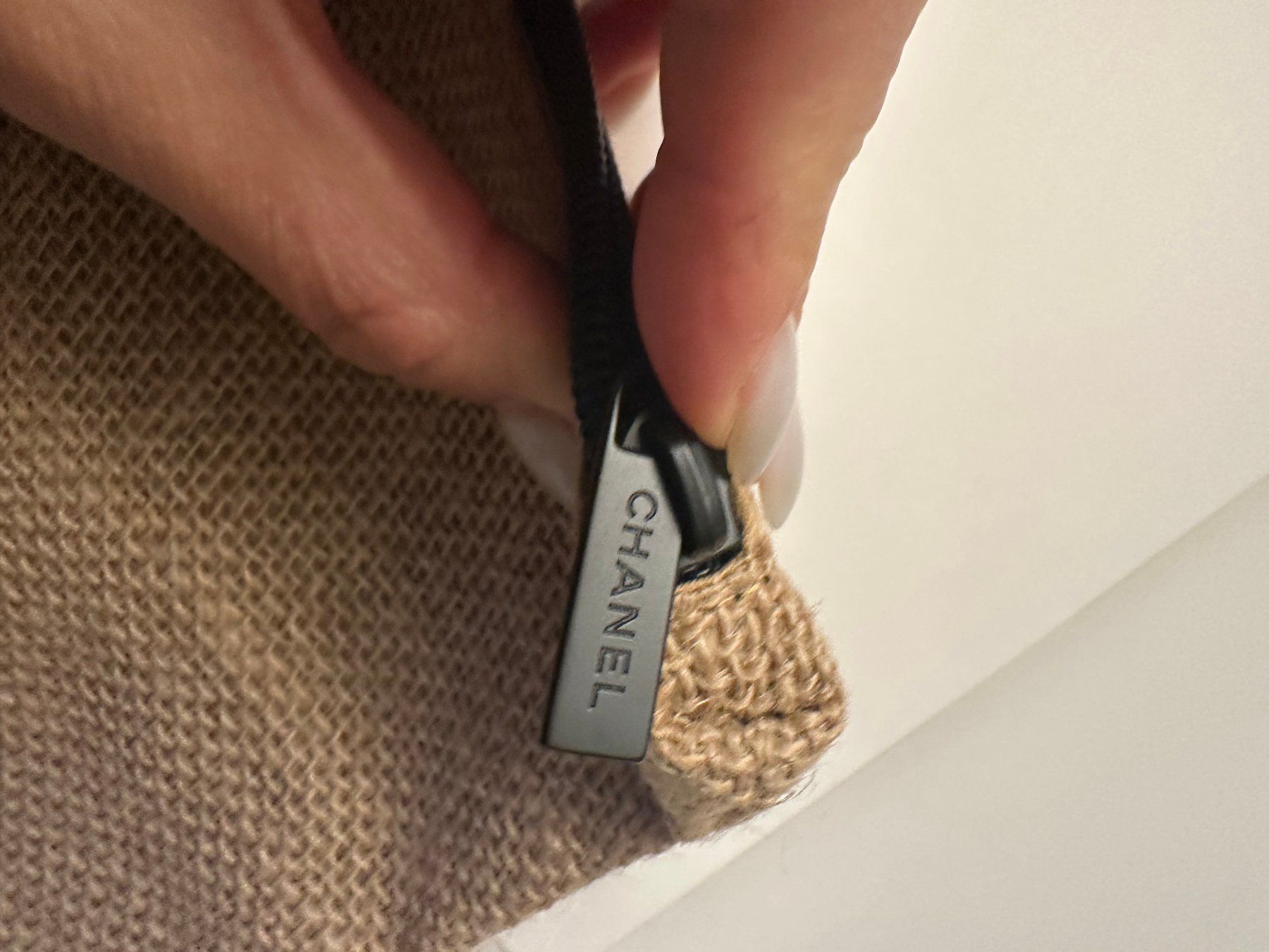 Chanel Borse: Chanel jute Cluth – Nuovo e nell'imballaggio originale da Steinmaur venduto da regenbogen052 2