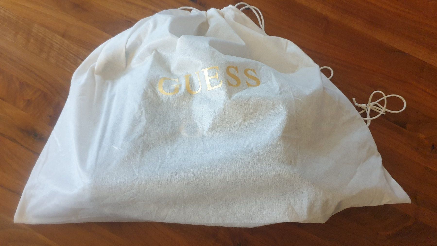 Guess Borse da donna: Guess Handtasche Schwarz / Gold – Nuovo e nell'imballaggio originale da Weiningen ZH venduto da Sternschnuppe33 4
