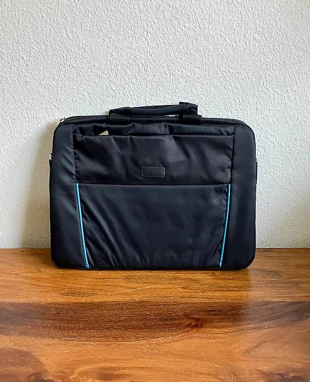 Valises & Sacs: Laptop-Tasche / Slim Case / DICOTA – D'occasion à Zürich par pas_y6lb