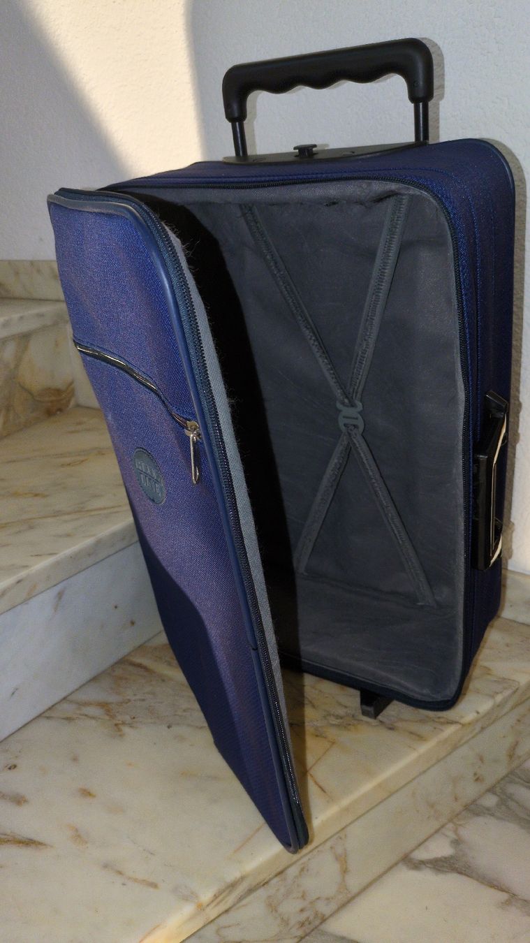 Sonstiges zu Aviatik: Robuster Reisekoffer mit Rollen, blau – Gebraucht aus Schaffhausen von max_c62l 5