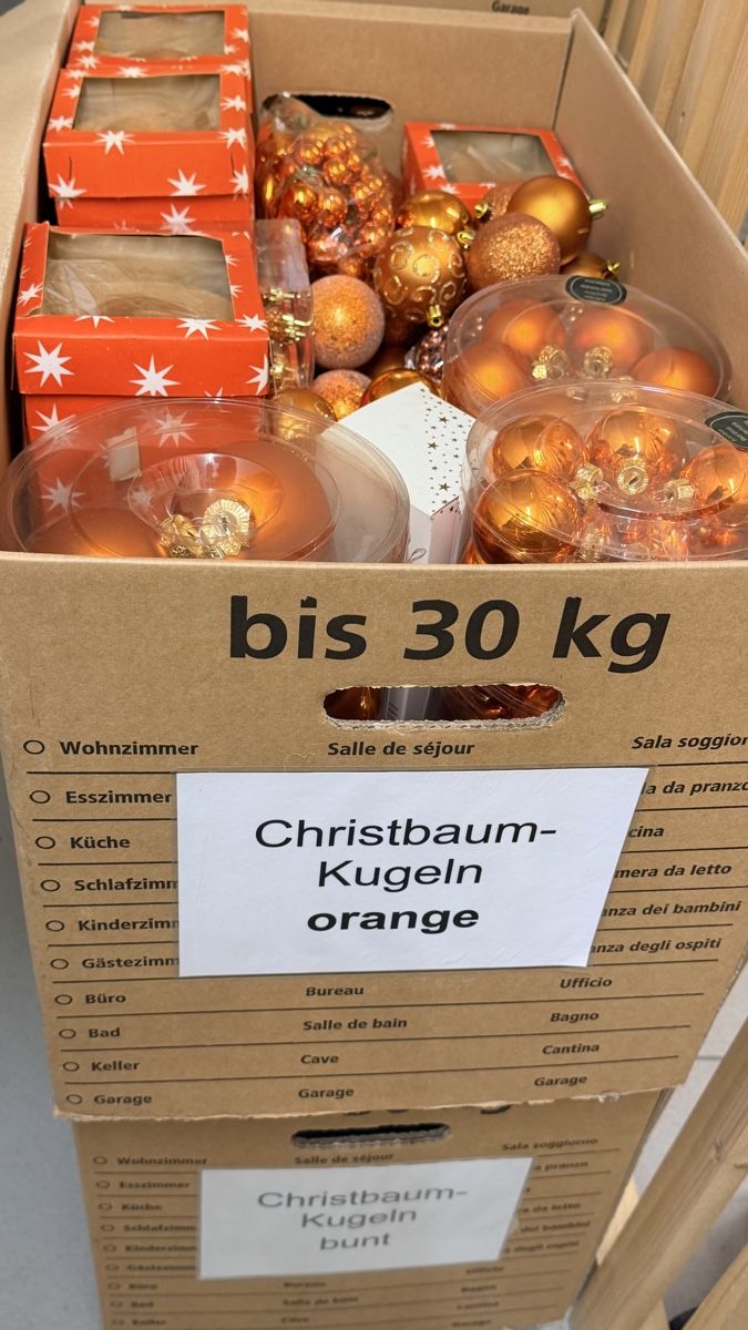 Toutes les décorations: Weihnachtskugeln Set orange diverse Grössen im Karton – D'occasion à Schlieren par WEEEE_MEVOMATA_WEEEE 1