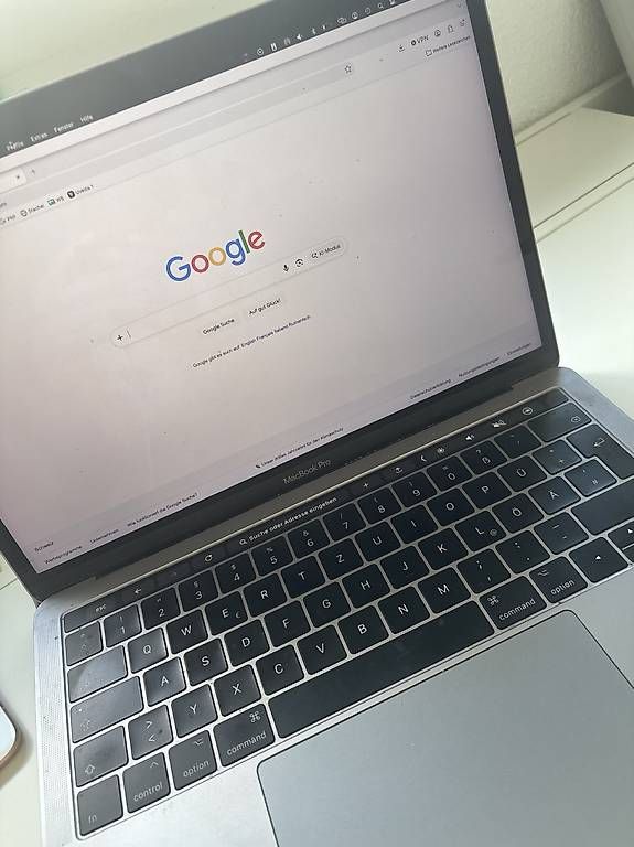 Apple Notebook: MacBook Pro 13" (2017) 500GB A1706 – Usato da Zürich venduto da car_9sdb 2