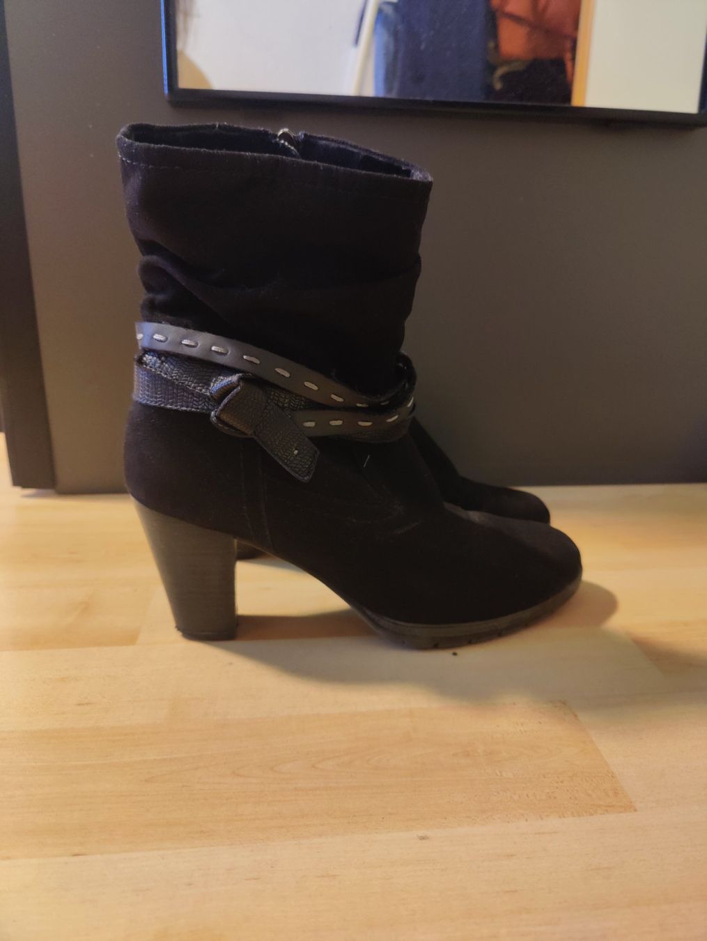 Tamaris Scarpe da donna: Tamaris Stiefeletten / Boots 40 – Usato da Zollikofen venduto da Ninu_359 1