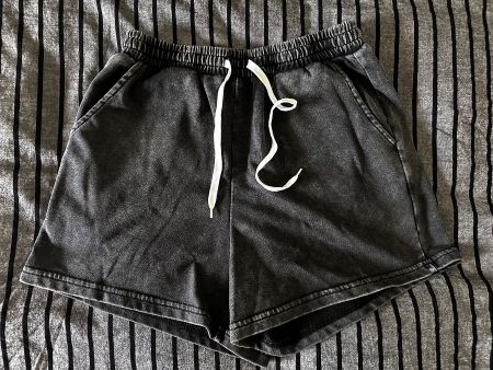 Coole, kurze Sommer-Hose, Stoffhose, Grösse S, neuwertig