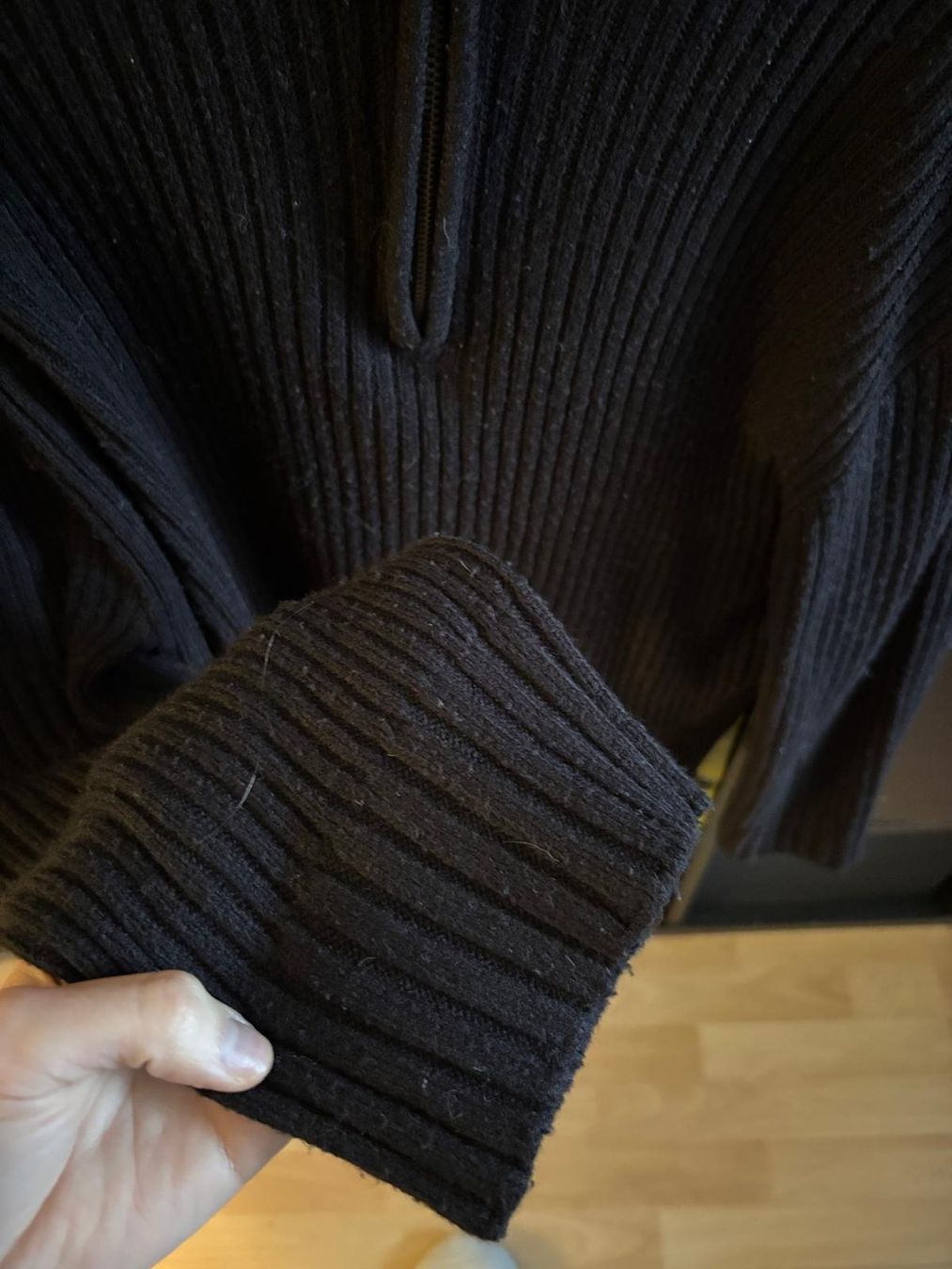 H&M Pullover & Sweatshirts: Warmer Winter-Pulli mit Reissverschluss, Schwarz, Grösse M – Gebraucht aus Bülach von reaos 2