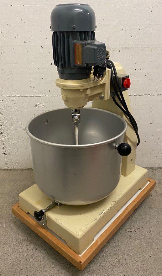 Elettrodomestici da cucina: E. Maeder Bertschinger Teigknetmaschine – Usato da Suhr venduto da KFK-MA