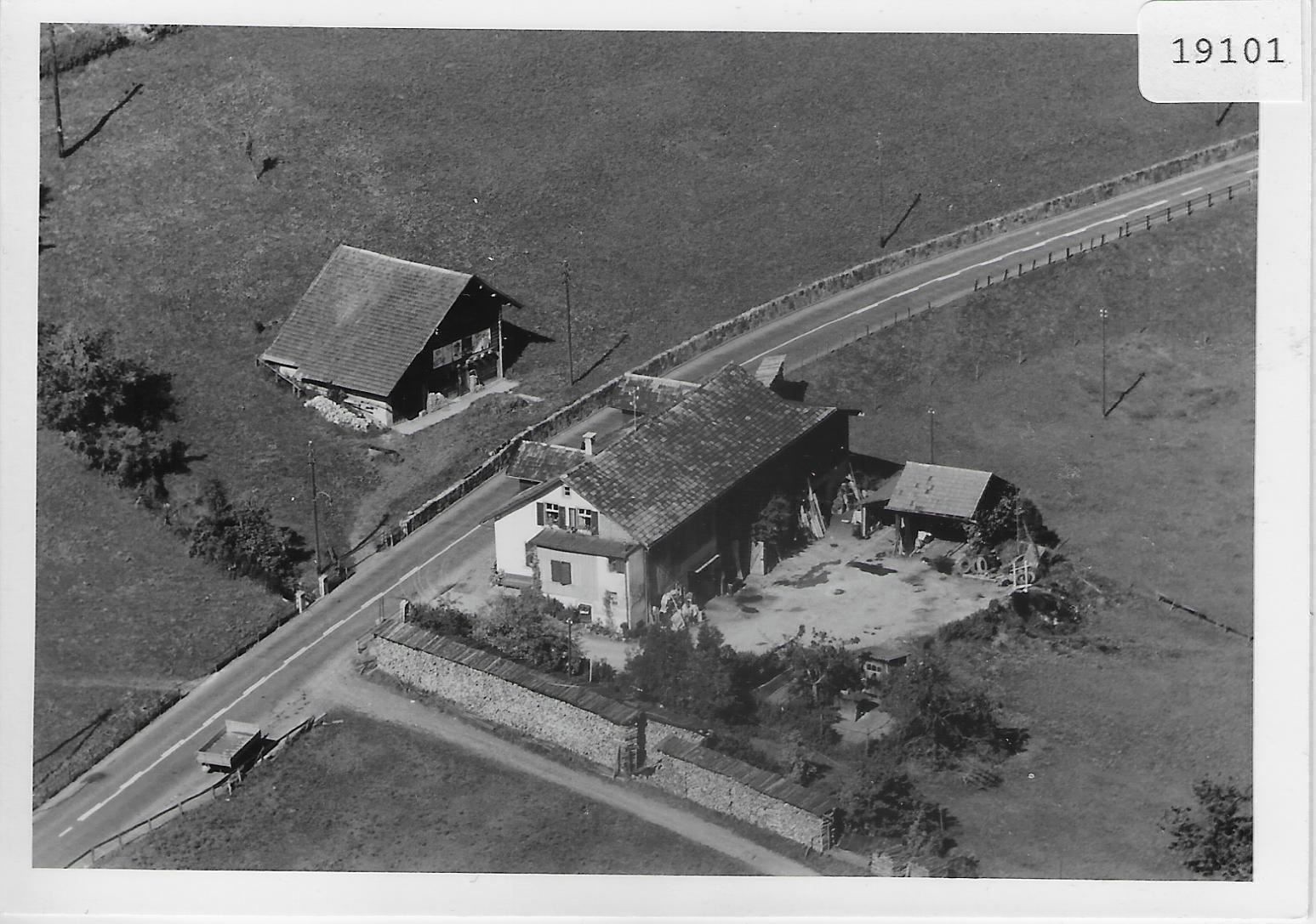 Cartes postales: Flugaufnahme Leuggelbach GL – Antique à Ettingen par Kartenplanet