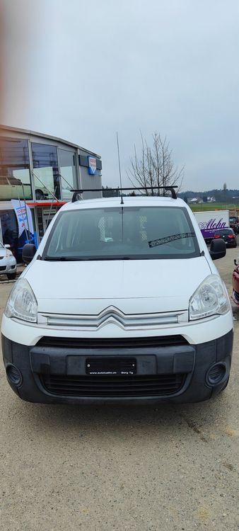 SCHÖNER MONTEUR LIEFERWAGEN CITROEN BERLINGO MIT WENIG KM. 2