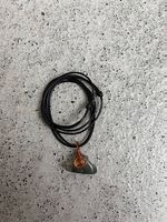 Kette mit grünem Stein