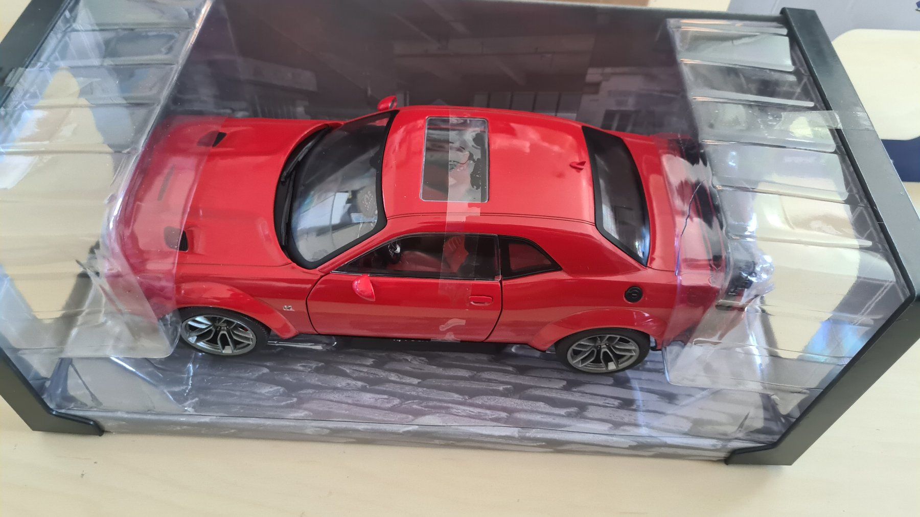 Solido Modellautos: 1:18 Dodge Challenger SRT Widebody tor red - Solido – Neu (gemäss Beschreibung) aus Bassersdorf von jackbmw 7