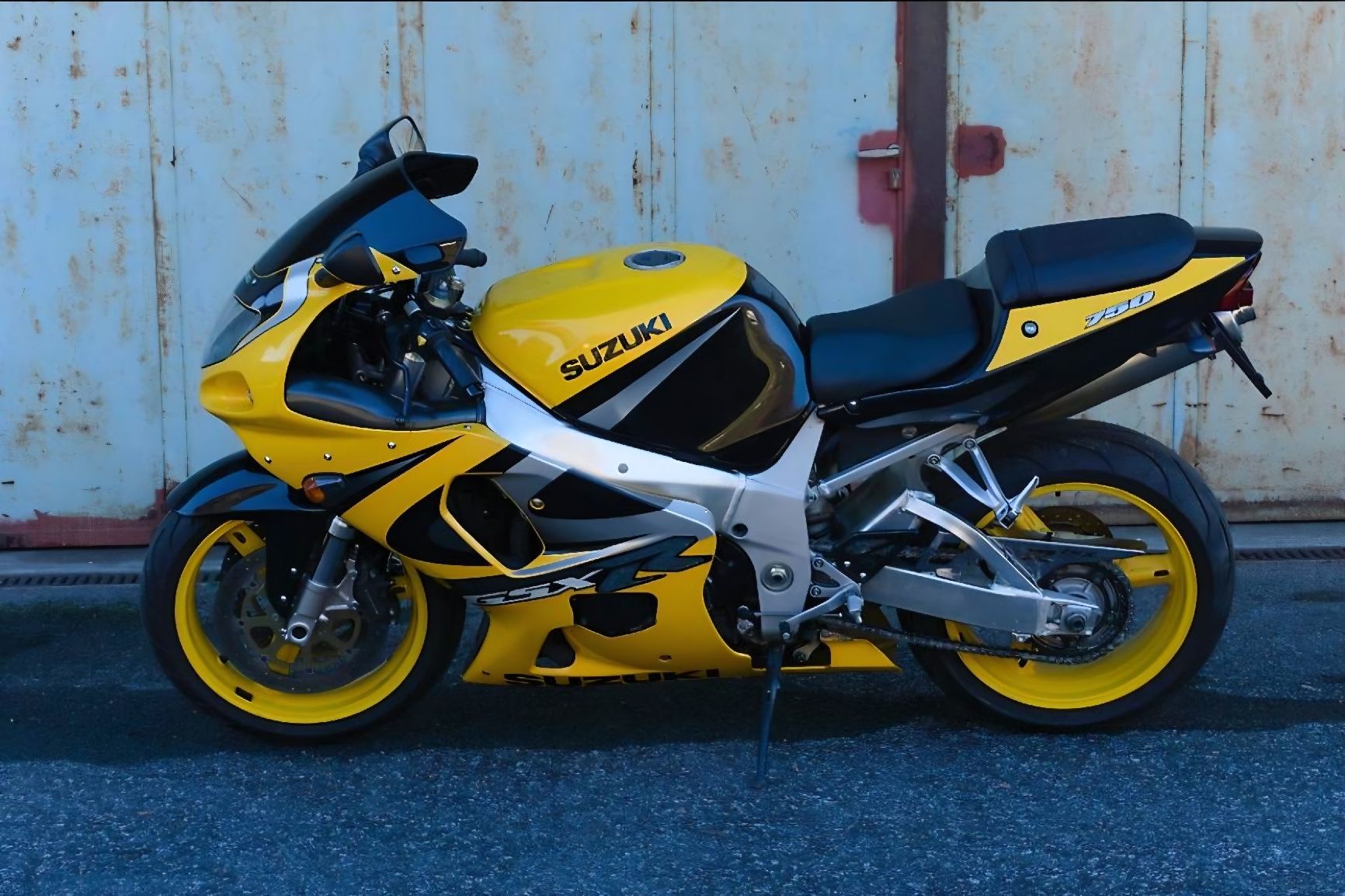 Suzuki Route: Suzuki GSX-R 750 – D'occasion à Purasca par Scetro 2