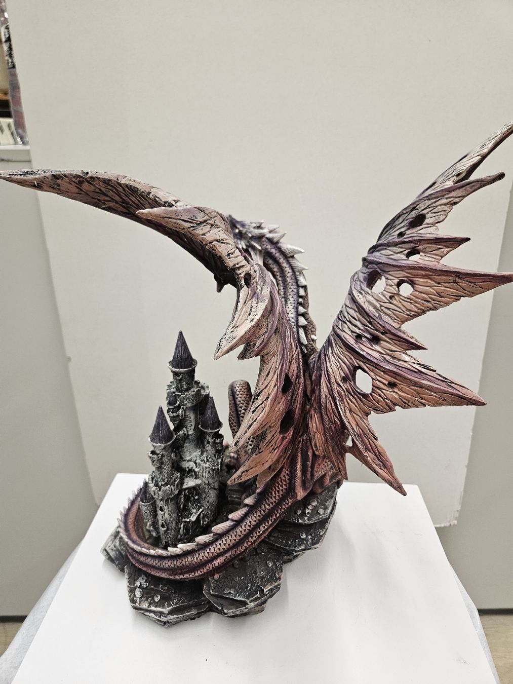 Statuette: Large Dragon Castle 54x35cm – Nuovo (secondo la descrizione) da Dielsdorf venduto da Kenan997 4