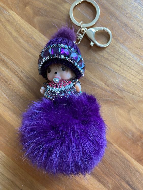Monchhichi Schlüsselanhänger Junge – Süßes Plüschtier Mit Lätzchen, Ca. 10 Cm, Kuscheltier Für Fans