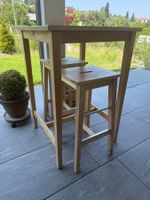 IKEA Bartisch mit 2 Barhockern – gebraucht