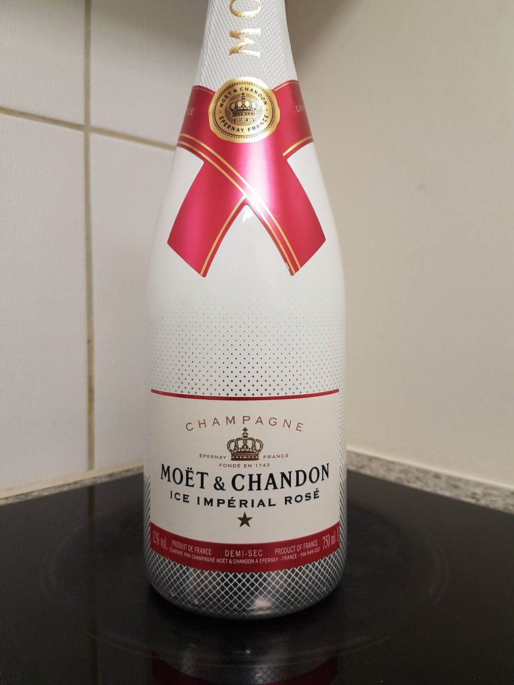 Wein: Champagne Moët & Chandon   lce Impérial Rosé – Neu (gemäss Beschreibung) aus Grenchen von poggione 1