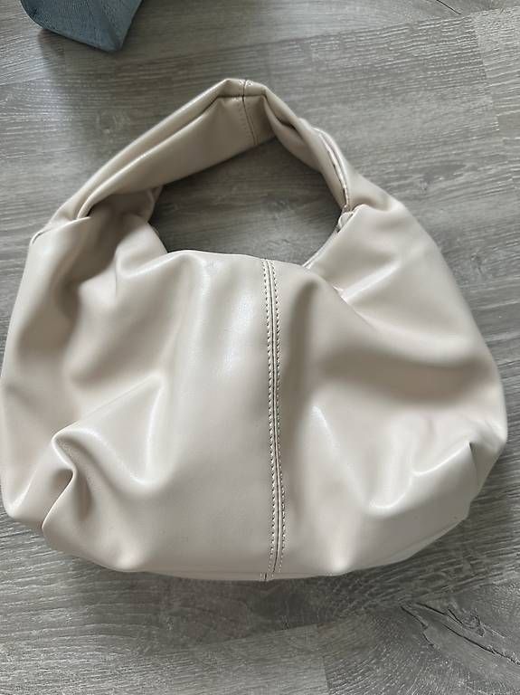 Borse da donna: Creme Handtasche – Usato da Spreitenbach venduto da Sabrina.dc