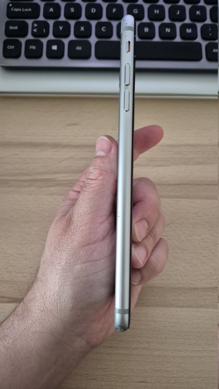 Apple Telefoni cellulari / Smartphones: iPhone 6S Plus 64GB Black/Space Gray 2995 mit neuem Akku – Usato da Münchenbuchsee venduto da MV_Solutions 5